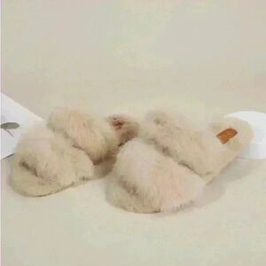 Off White Flufgly Faux Fur Sandals Slippers Sz 38